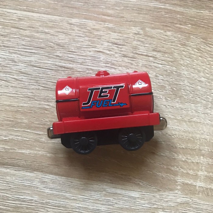 MAINAN THOMAS & FRIENDS GERBONG (JET FUEL) - LEARNING CURVE TERMURAH