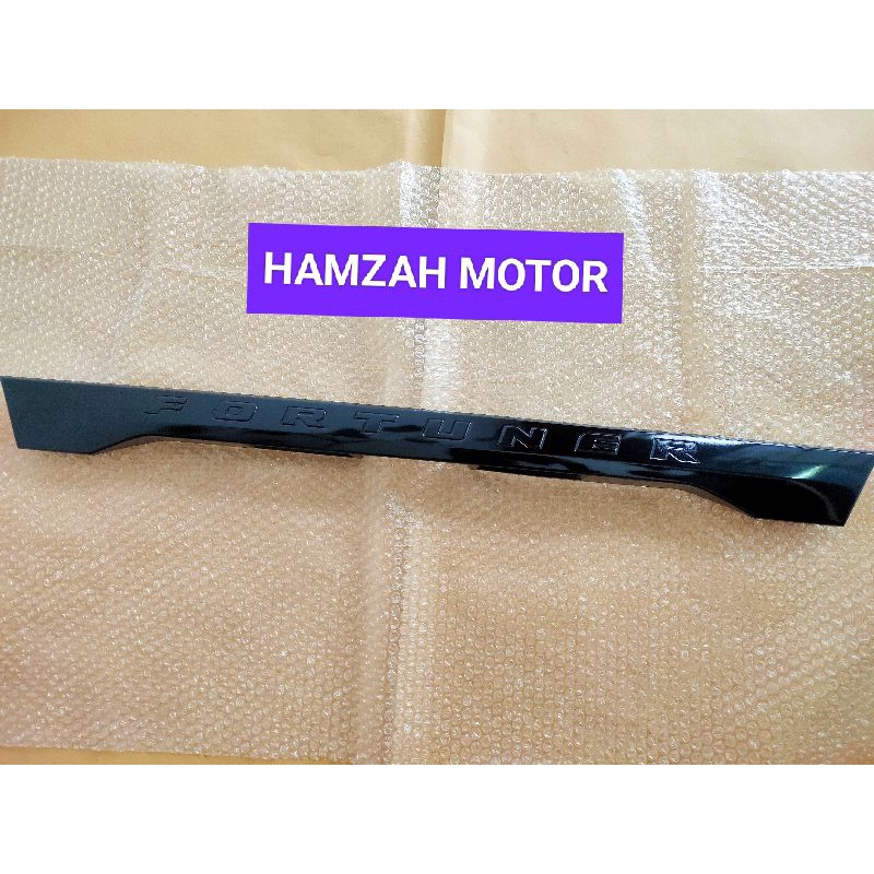 TRUNKLID BAGASI BELAKANG TOYOTA FORTUNER 2012 - 2015 hitam