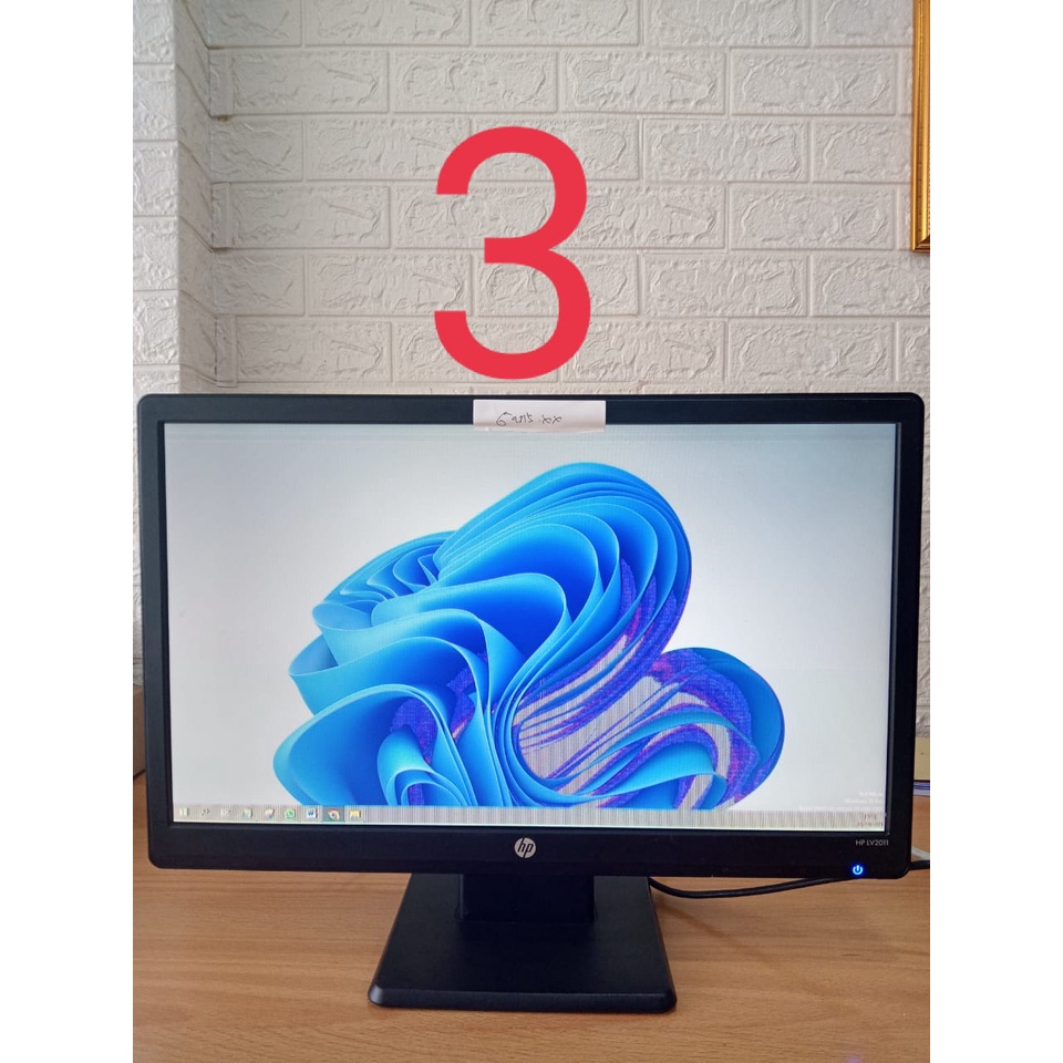 Monitor HP 20 Inch Minus Garis