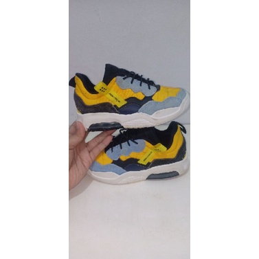 sepatu anak second brand Nike size 29,5