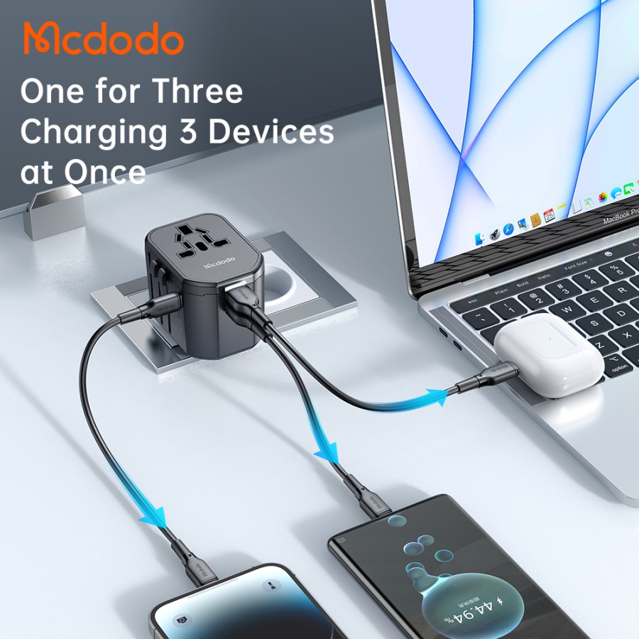 MCDODO Universal Travel Adaptor USB + Type C PD FAST Charging 20W