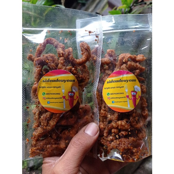 

kripik usus crispy renyah pedas gurih daun jeruk