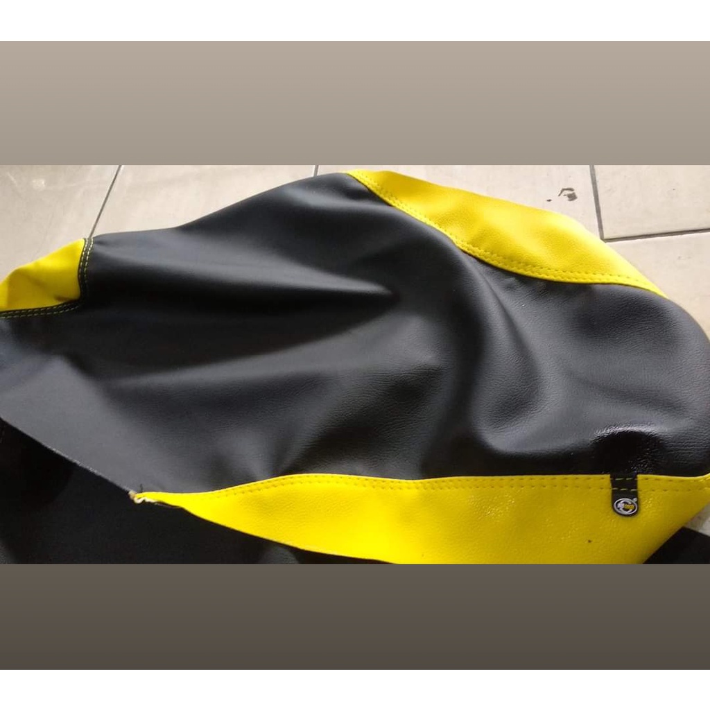 Kulit Jok motor PCX Nmax ADV Aerox Mbtech lis warna - Cover Jok Mbtech - Sarung Jok motor MBtech tin