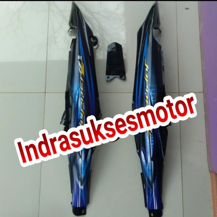 cover body belakang motor jupiter z burhan warna hitam biru