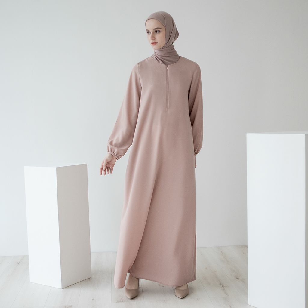 Basic Sada by Aska Label - Gamis polos dengan kantong dan busui friendly bahan crepe warna putih offwhite, hitam black, hijau sage, abu muda, pink, peach, milo tan