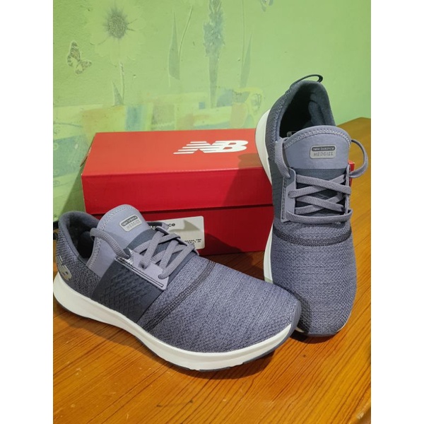 Sepatu Slip On Wanita New Balance Ungu, 38