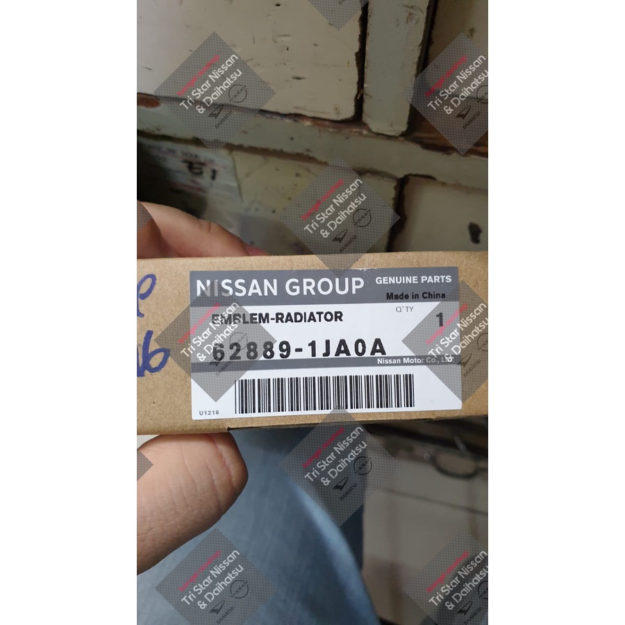 ORIGINAL NISSAN emblem logo depan nissan serena c26 2012-2018 (bukan autech)