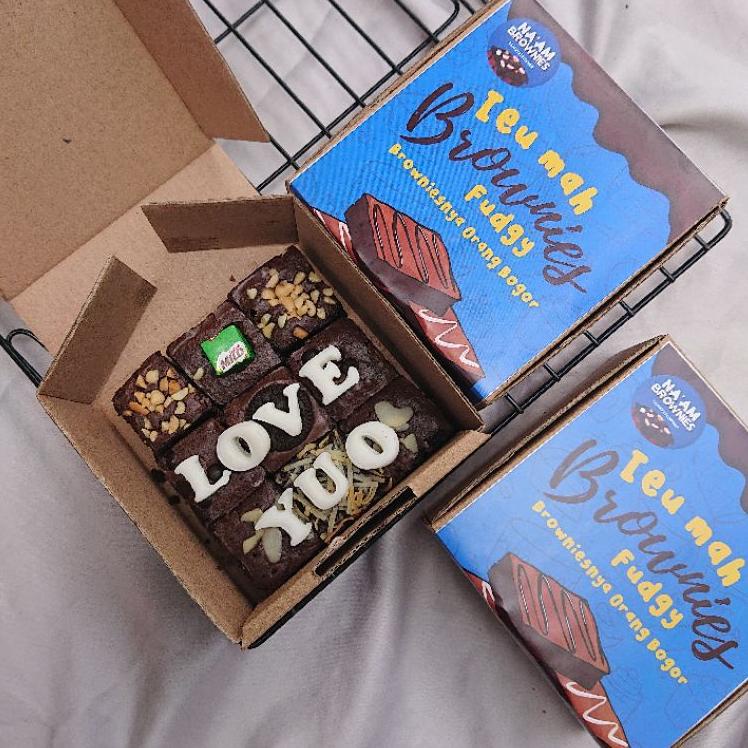 

Buy here KUE BROWNIES FUDGY MINI BISA REQUEST UCAPAN