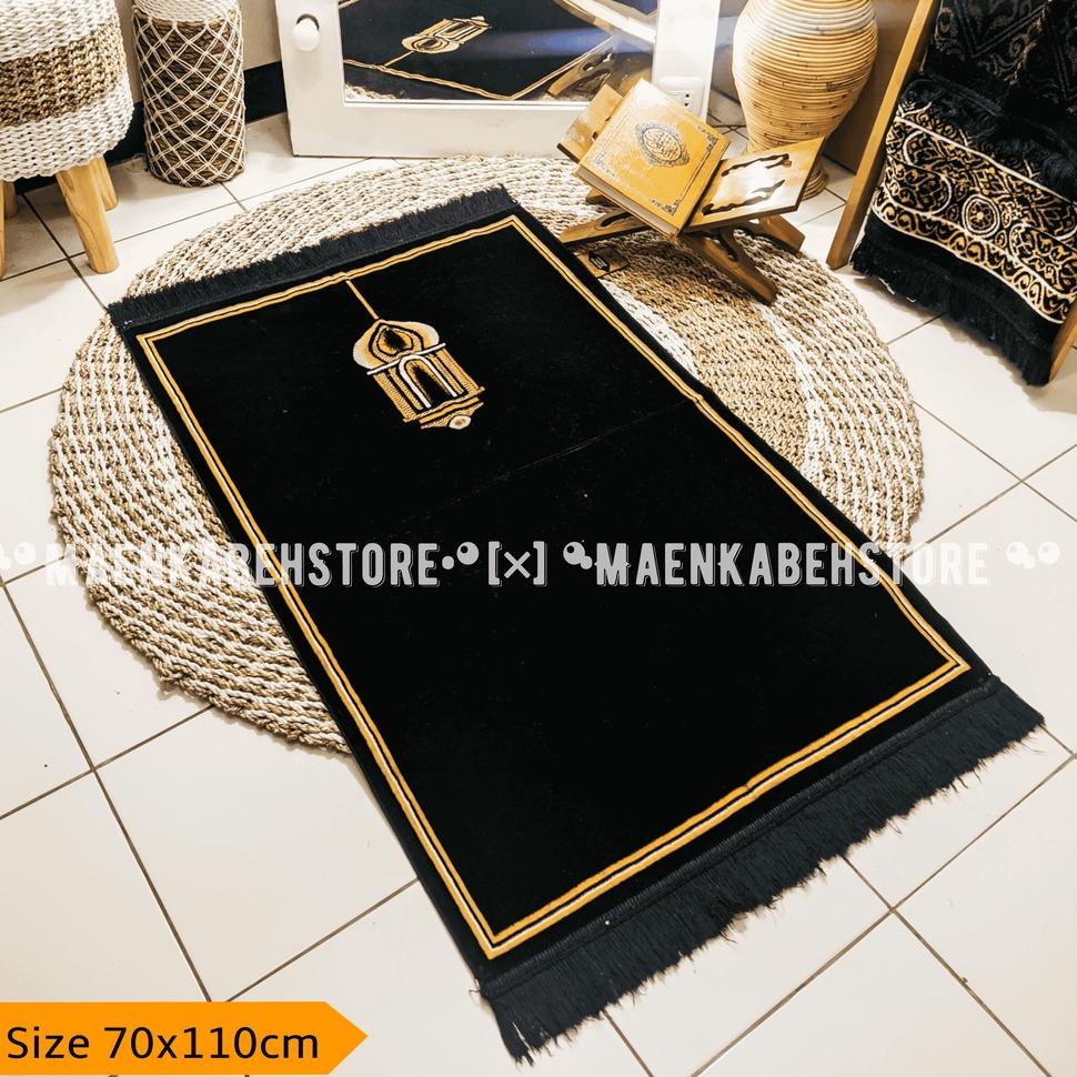 SALE TERBATAS Sajadah Hitam Premium Kiswah Bulu Halus Lembut Ukuran Besar Jumbo Dan Ukuran Sedang / 