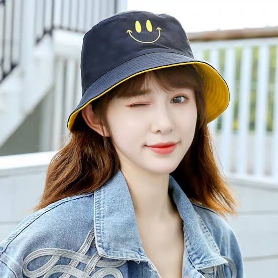 Topi Bucket Pria dan Wanita Motif Bordir Smile Face untuk Outdoor bolak balik