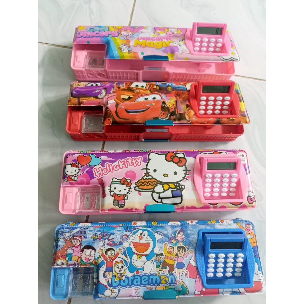 

KOTAK PENSIL MAGNET KALKULATOR +RAUTAN KRAKTER COWOK
