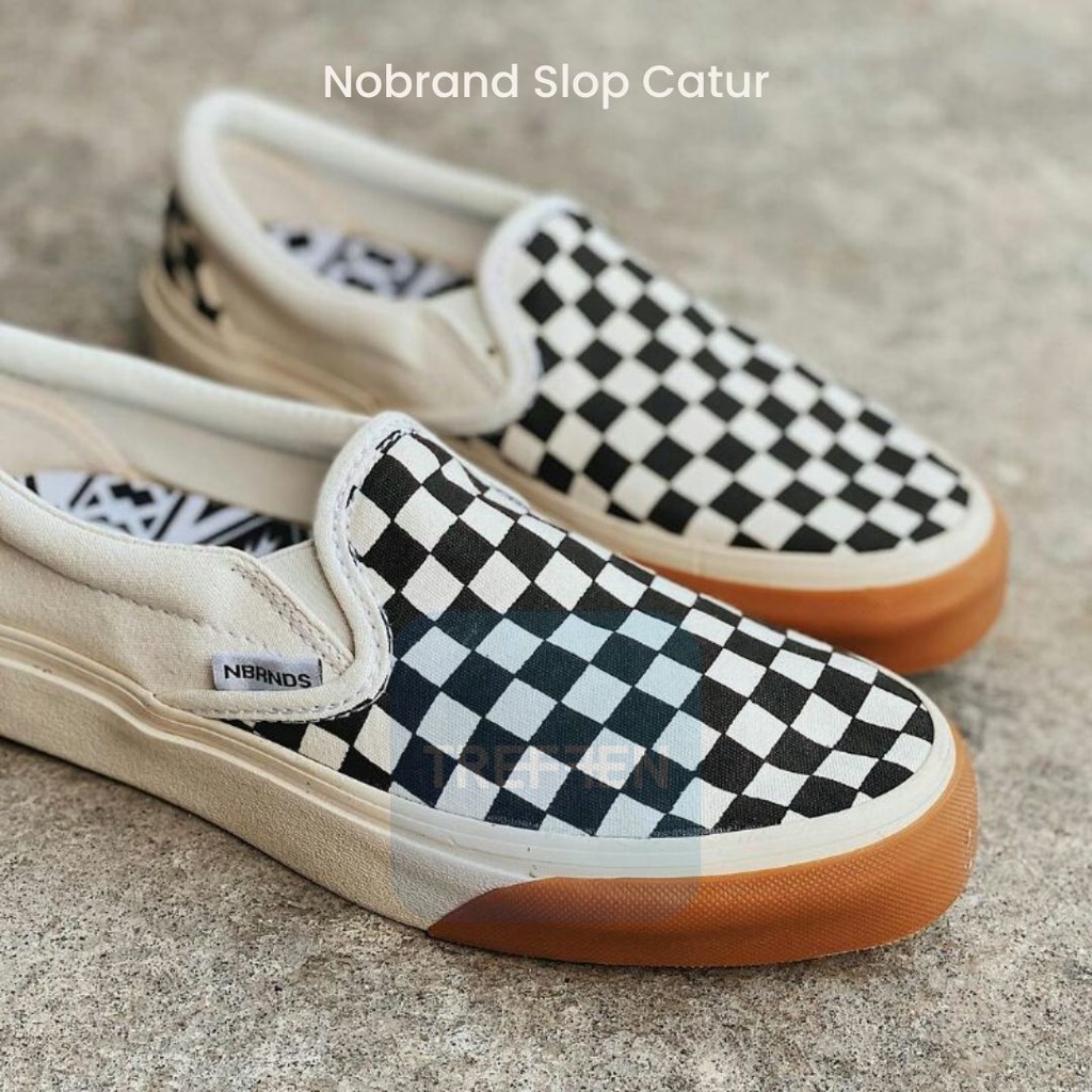 Sepatu Nobrand Slop Catur