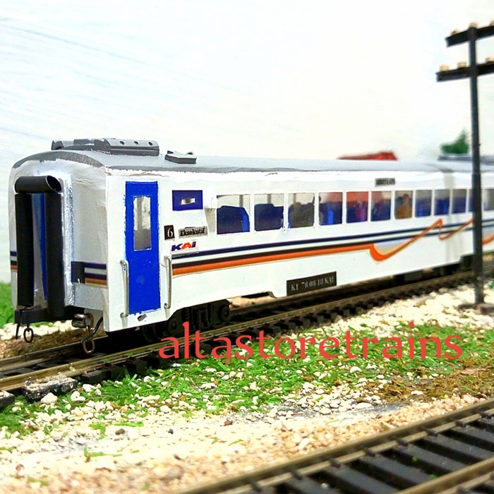 Miniku Miniatur Kereta Api Gerbong K1 Livery Eksekutif