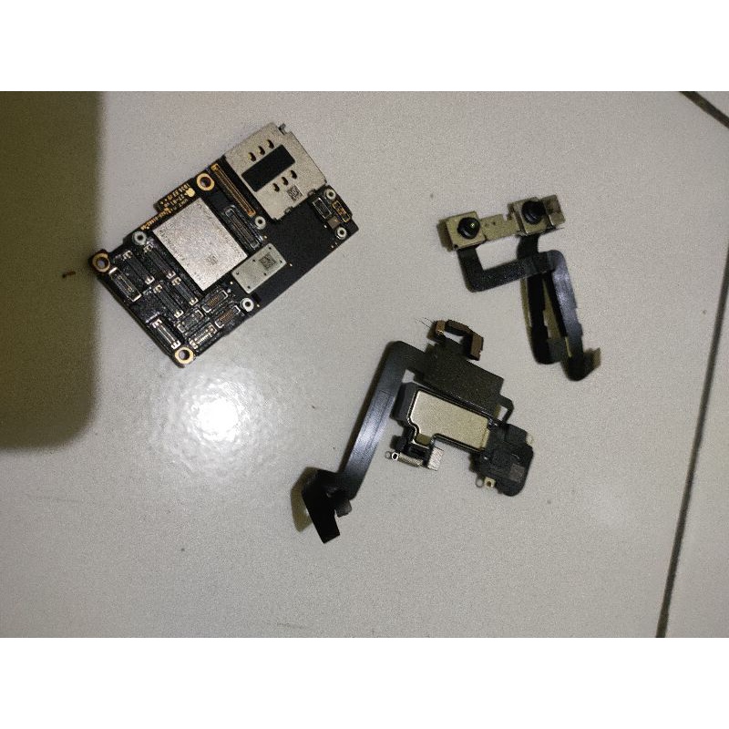 Mesin Iphone 11 Pro Max 64 GB + Face Id  Lock Icloud