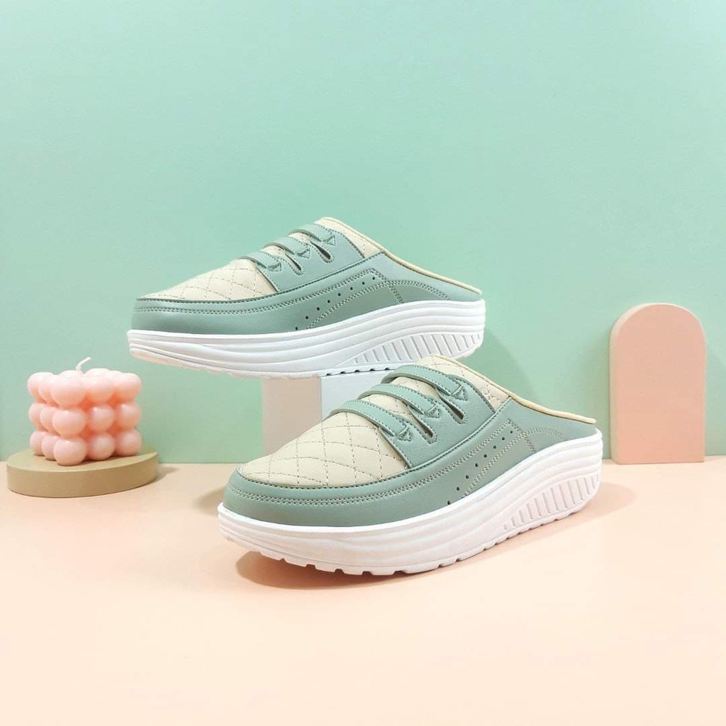 Tutong Wanita Terbaru Original One Love Sepatu Sendal Dewasa Model Kekinian Anti Slip