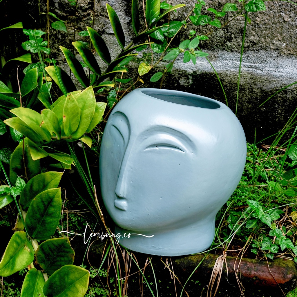 vas gerabah pot gerabah kasongan jogja Mustaka Pottery Vas Bunga wajah