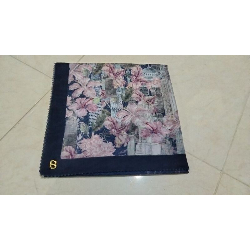 preloved buttonscarves malaya navy