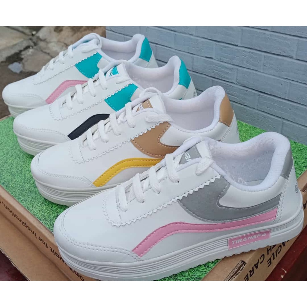 Sepatu Sneakers Wanita Sport Shoes White