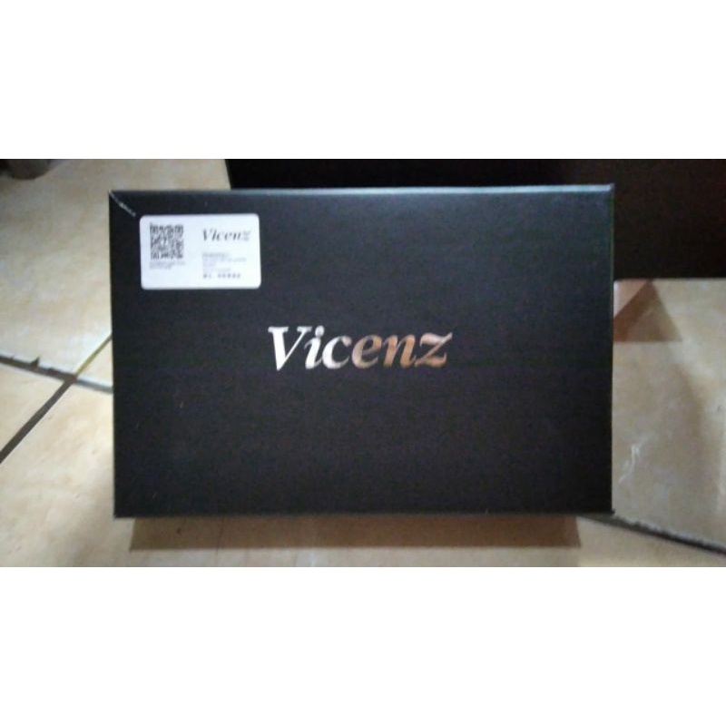

kardus box packing dompet vicenz ukuran 20x13x5cm