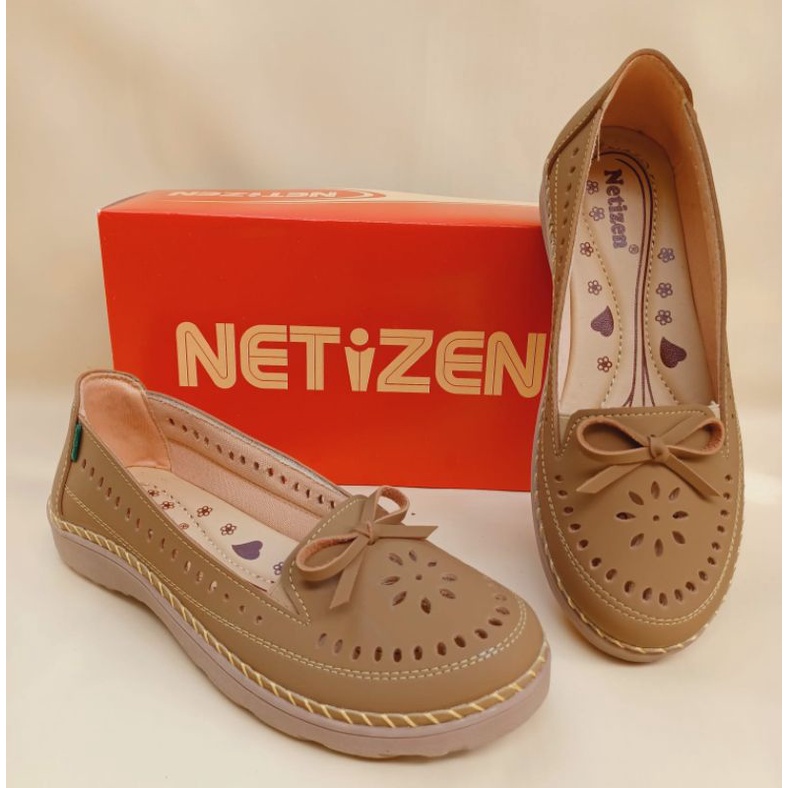 sepatu kickers wanita tersedia size jumbo murah kekinian 41-45. kode aulia 08
