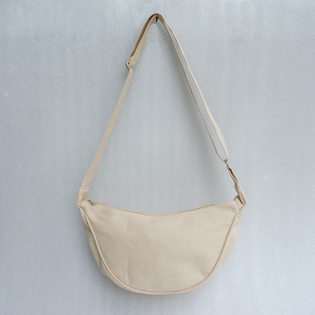 Sling Bag Kanvas Kasual Wanita 32x17x10cm Varian Halfmoon Brokenwhite