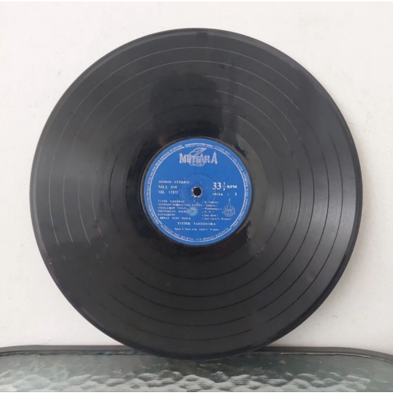 Vinyl Piringan Hitam 12 inch Titiek Sandhora-Walang Kekek