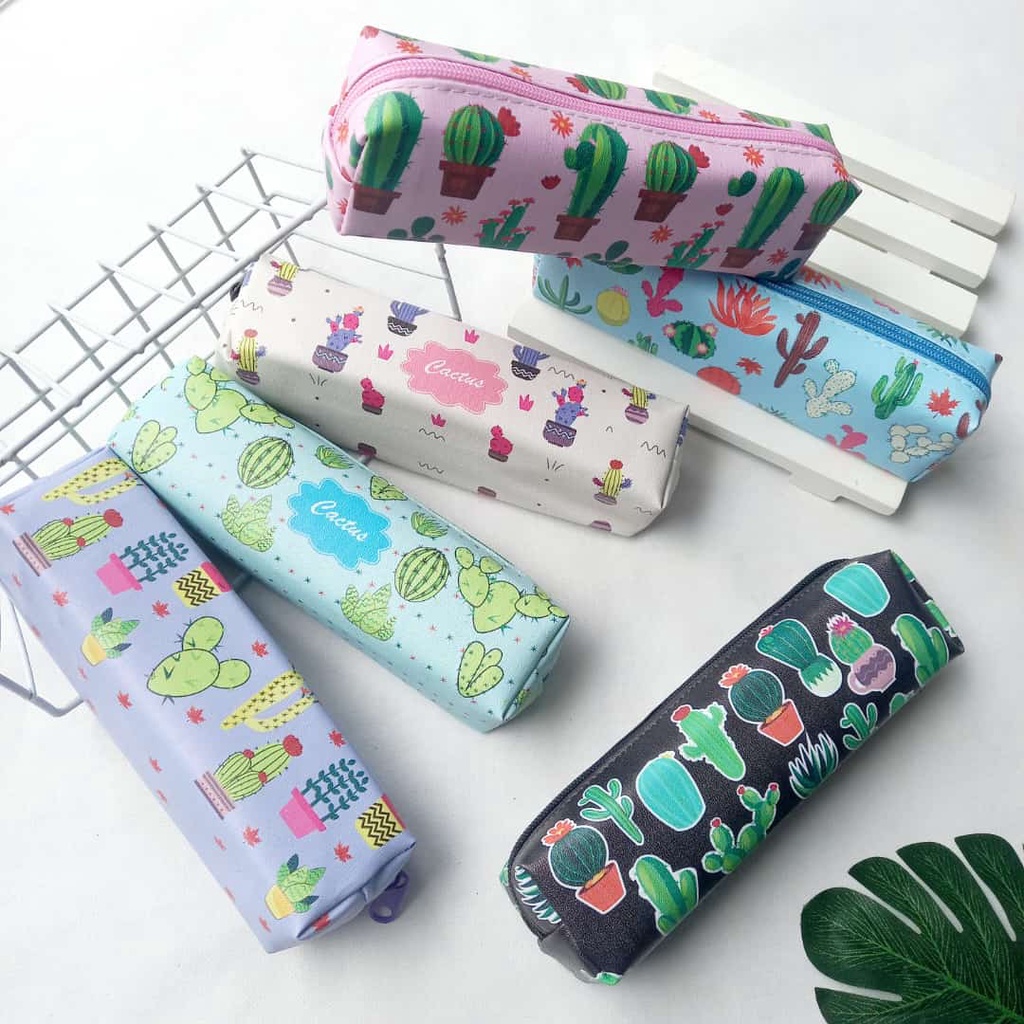 

Kotak Pensil Karakter Motif kaktus Lucu Unik