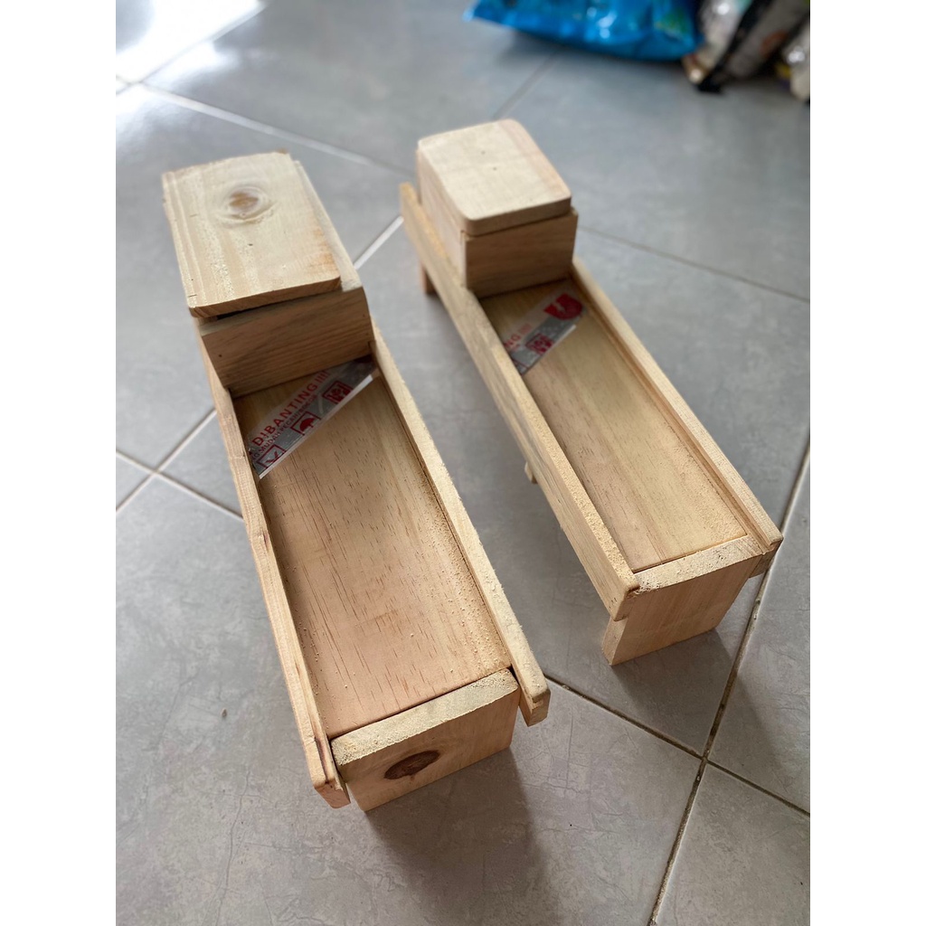 PENGIRIS BAWANG / PENGIRIS PERAJANG SERBAGUNA BESAR kayu dg kaki besar 18.000
