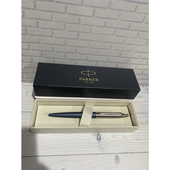 

Pulpen Parker Jotter XL Matte Blue CT