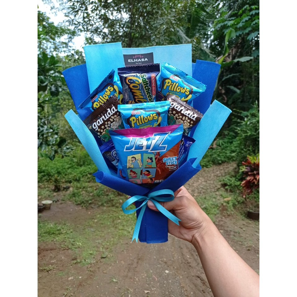 

Buket snack biru - buket biru - buket snack murah - buket jajan - buket wisuda - buket sempro - buket ulang tahun - buket murah
