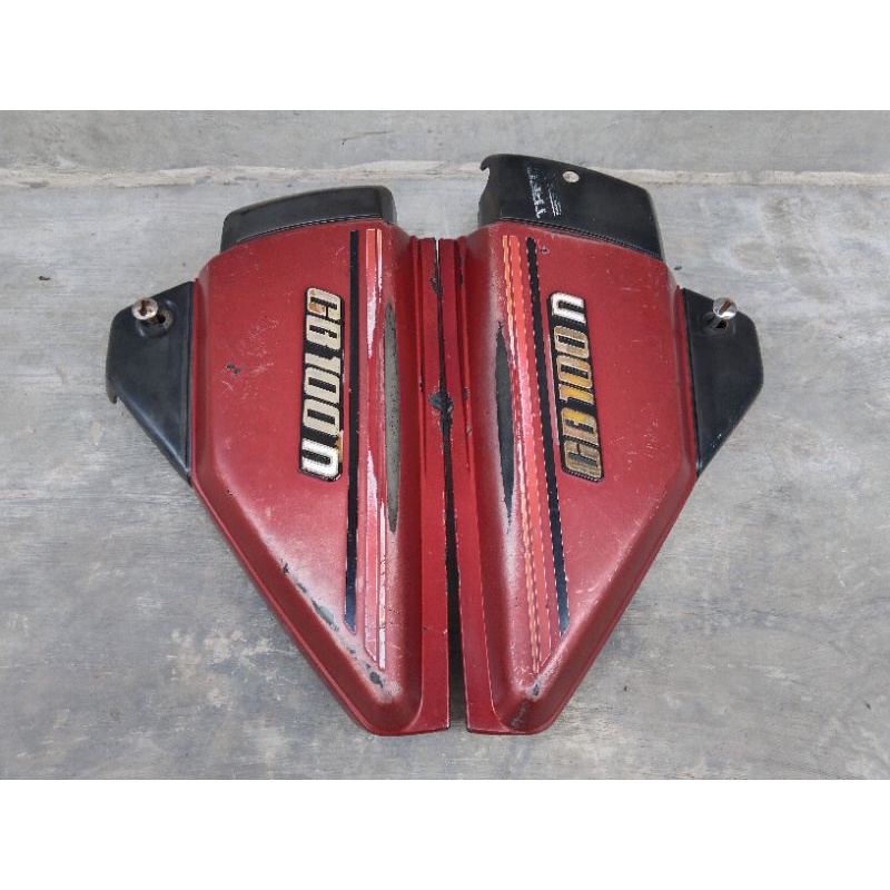 kempol cover tepong aki honda cb 100 n original second warna merah original paint set emblem