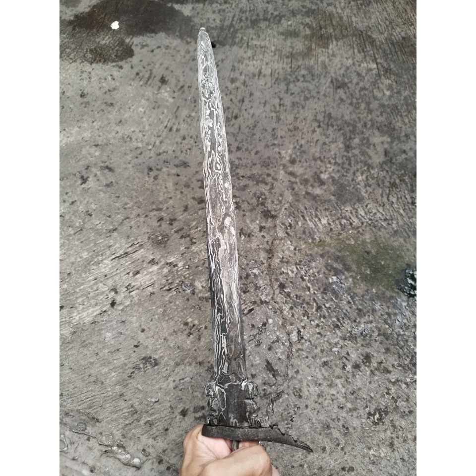 Keris kamardikan Omnyang jimbe putut kembar