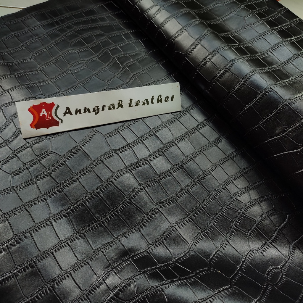 Kulit Sapi Asli Motif Buaya Perut ( Tahu )/ Croco Perut Warna Hitam Ketebalan 1.5 mm