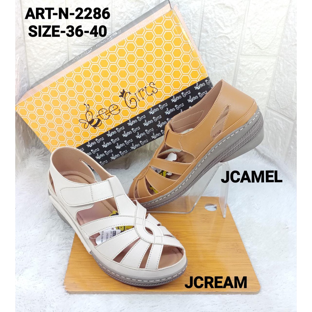 SEPATU WEDGES WANITA BEE GIRLS N 2286