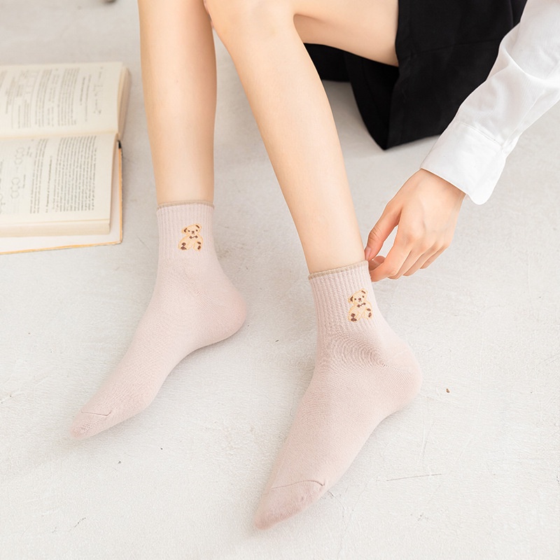 T&amp;Y Kaos Kaki Wanita Panjang Korea Motif Beruang Kaos Kaki Panjang Bear Socks Karakter Ankle Socks Korean Model Simple Cute