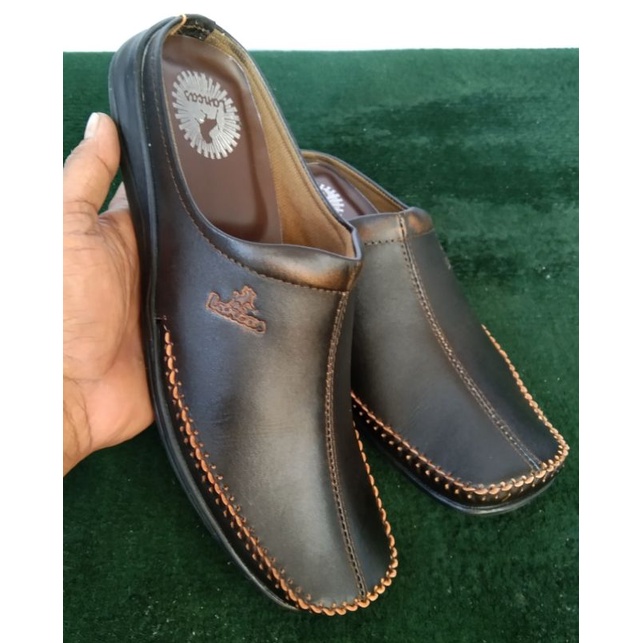SENDAL KULIT ASLI UNTUK PRIA