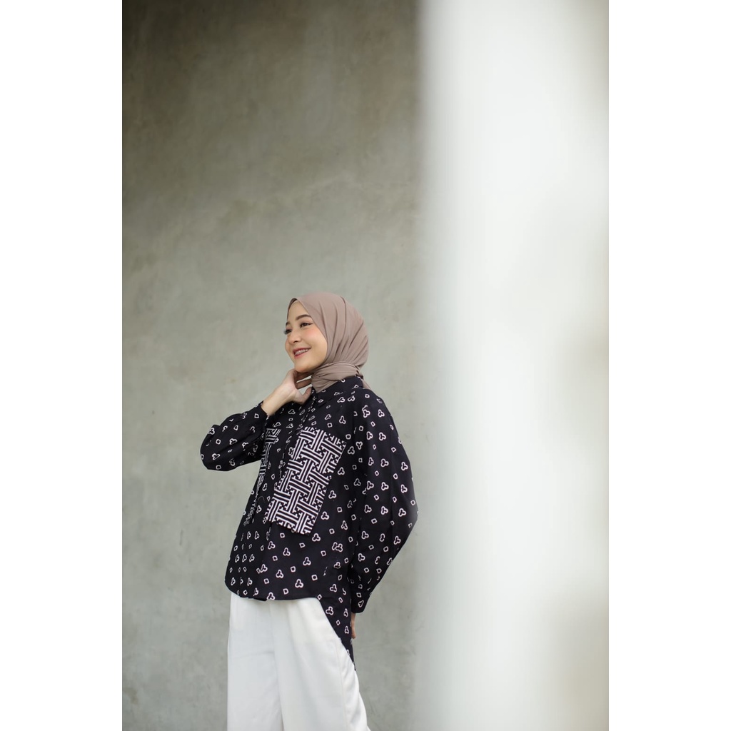 Alona Atasan Batik Kerja Wanita Kancing Depan Busui Kantong Depan