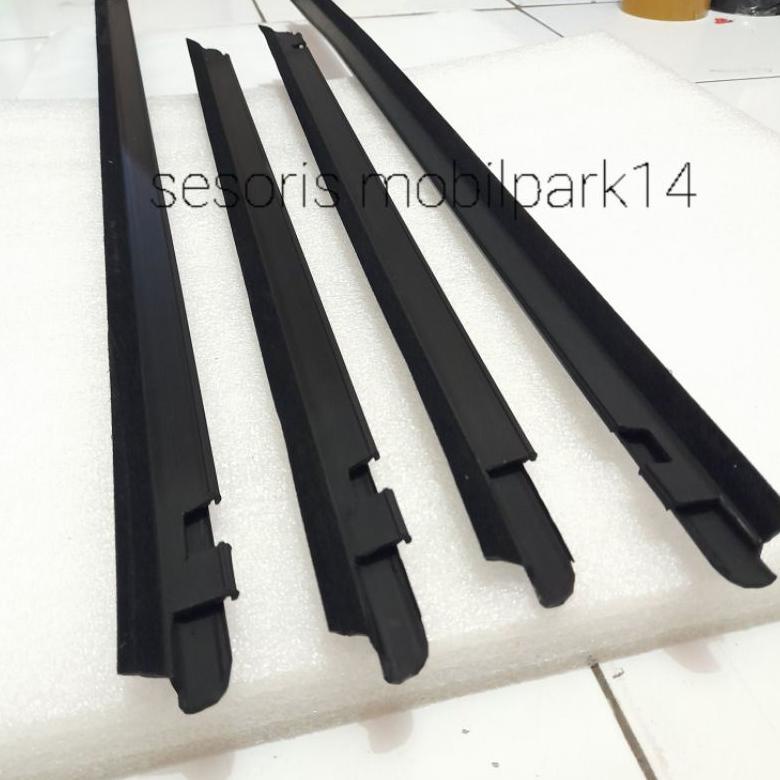 pelipit kaca karet pelipit kaca DATSUN GO 1SET4PCS