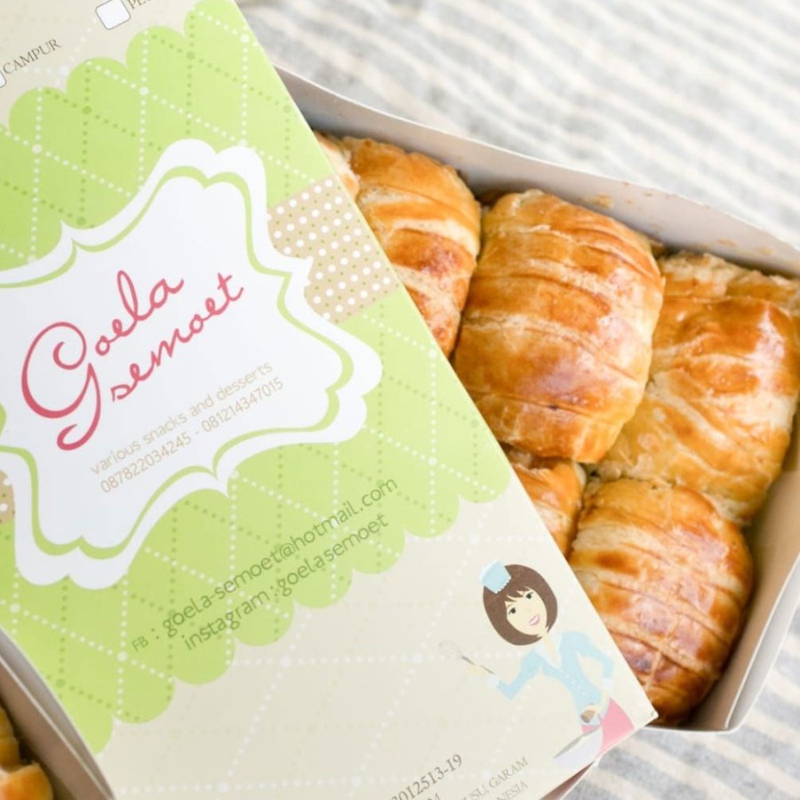 

Ssl09 Bolen Pisang GOELA SEMOET - pisang molen bandung