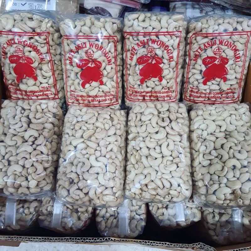 

Kacang Mete Mentah Premium 1 Kg 1000g Asli Wonogiri 1kg Utuh Mede