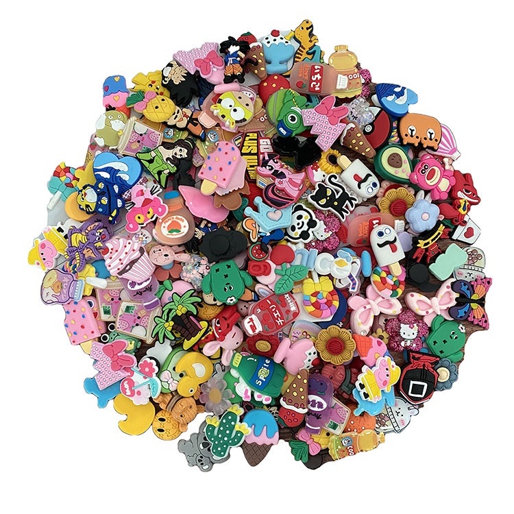 Jibbitz Crocs Creative Fashion Pin Sandal Karakter Lucu
