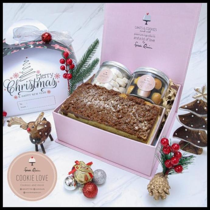 

CHRISTMAS HAMPERS PAKET B (CRUMBLE CINNAMON CAKE + 2 COOKIES PREMIUM) G6416BUJN