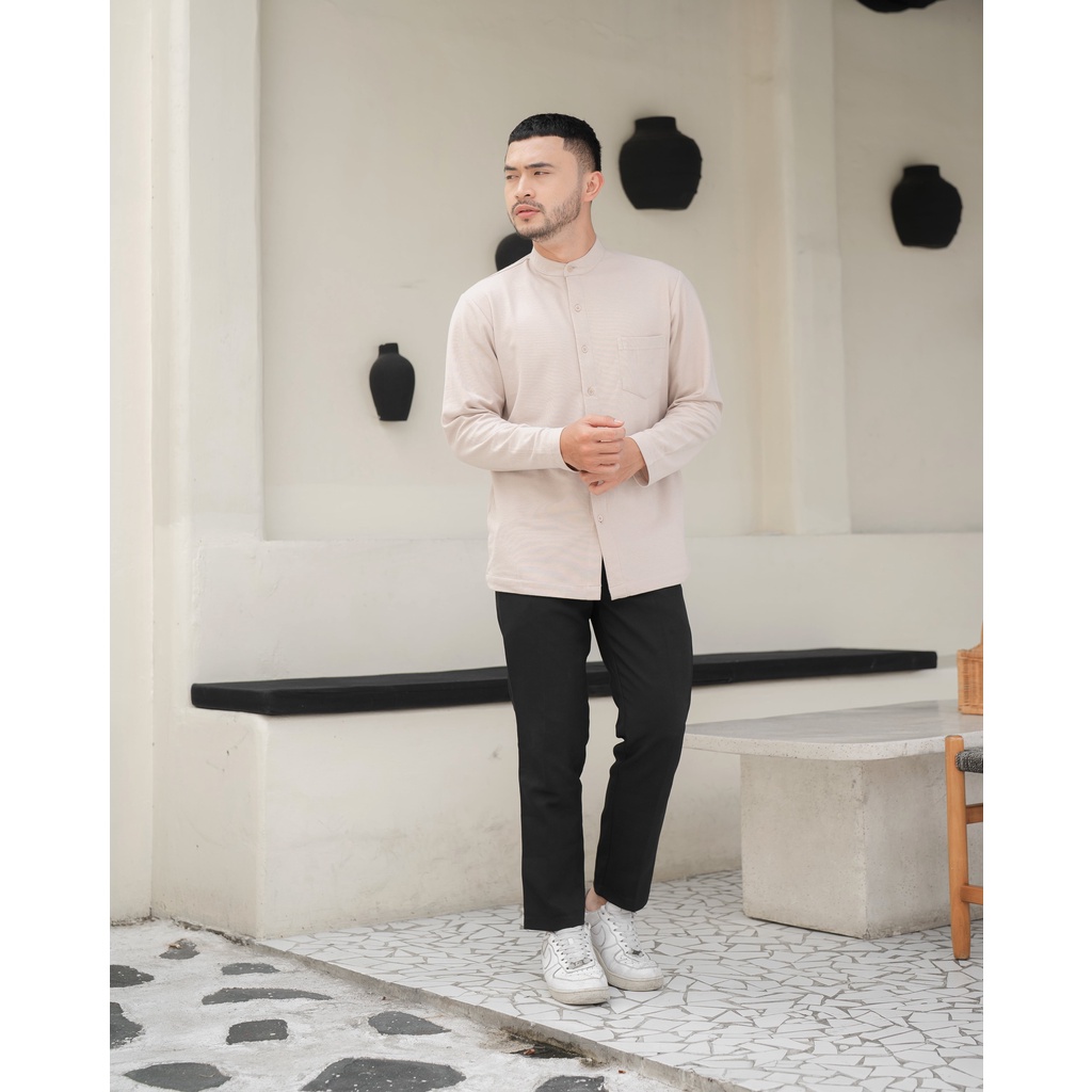 Sakai Kemeja Kerah Shanghai Lengan Panjang - Kemeja Kerah Shanghai Lengan Panjang in Light Brown - ByBlank