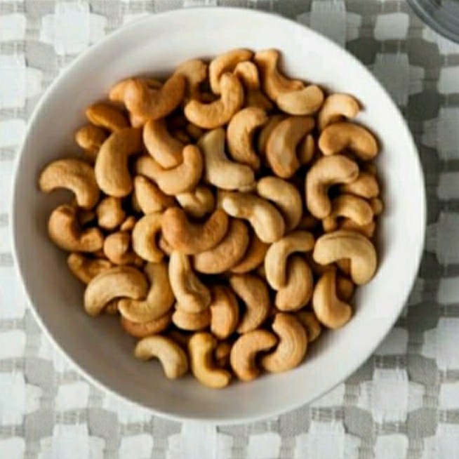 

250Gr Kacang Mede Panggang Jumbo Sulawesi / Roasted Cashew Nut