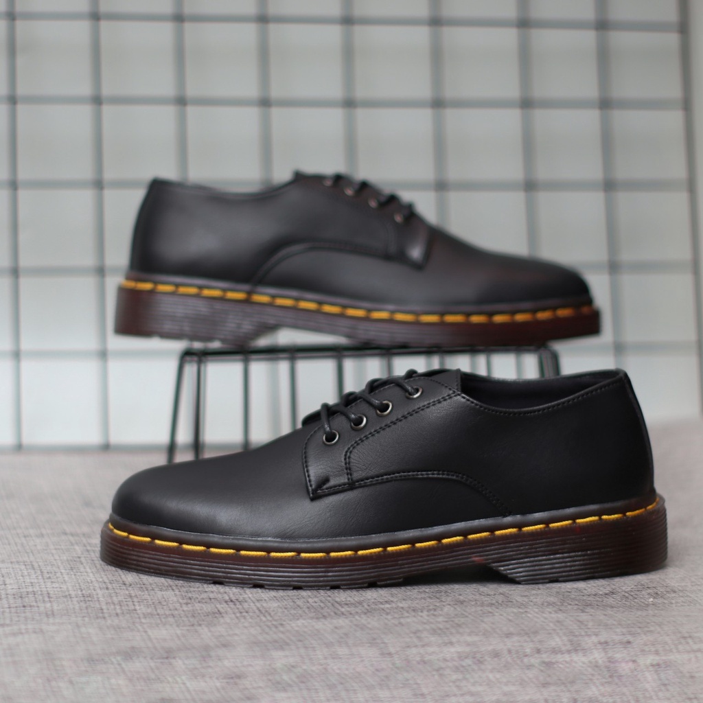 SEPATU FORMAL BOOT LOW PRIA KULIT ASLI ORIGINAL LOAFER FASHION KERJA KANTOR GURU DOSEN SEPATU BOOT DOCMART FASHION PRIA KULIT TRANDY KEKINIAN