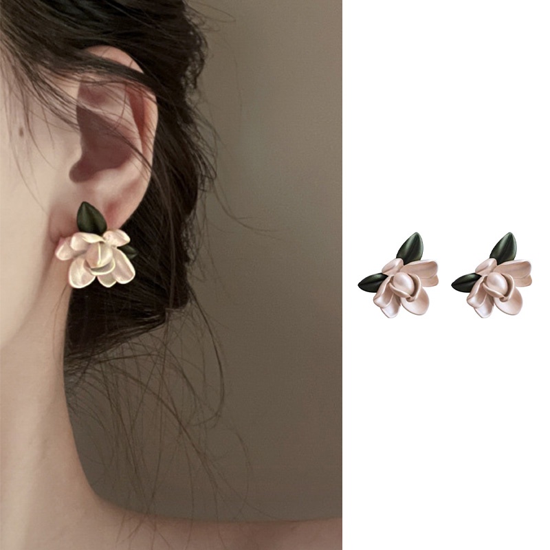 【COD】Baroque Vintage Anting Perasaan Premium Bunga fashion fresh temperament earrings shiny  flower earrings anting