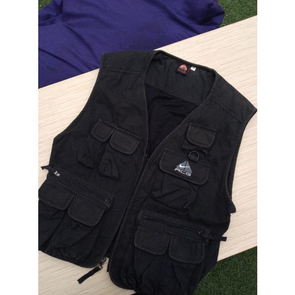 vest nike acg