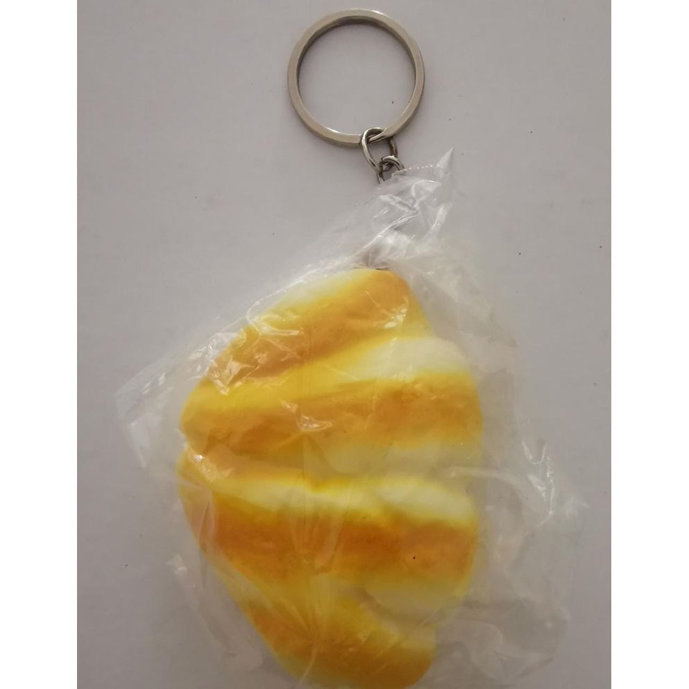 Gantungan kunci squishy roti croissant kroisan