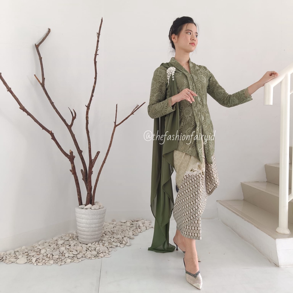 KEBAYA KARTINI MONA LONG 1