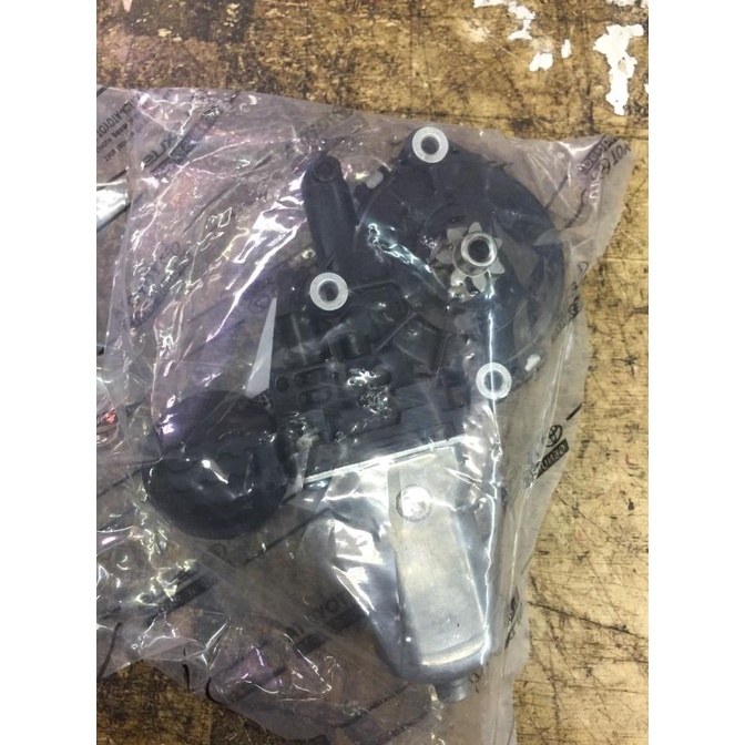 Motor Power Window Innova Depan Kanan Otomatis Original 85710-0K030
